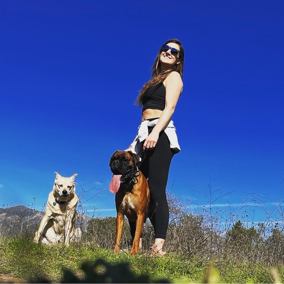 Meet your Posher, Laura - Picture 1 of 1